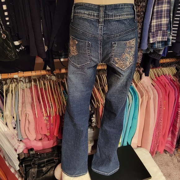 L.E.I. ♡ Dark Distressed "Ashley Trouble" Embroidered|Embellished Bling Jeans 3R - Picture 11 of 17